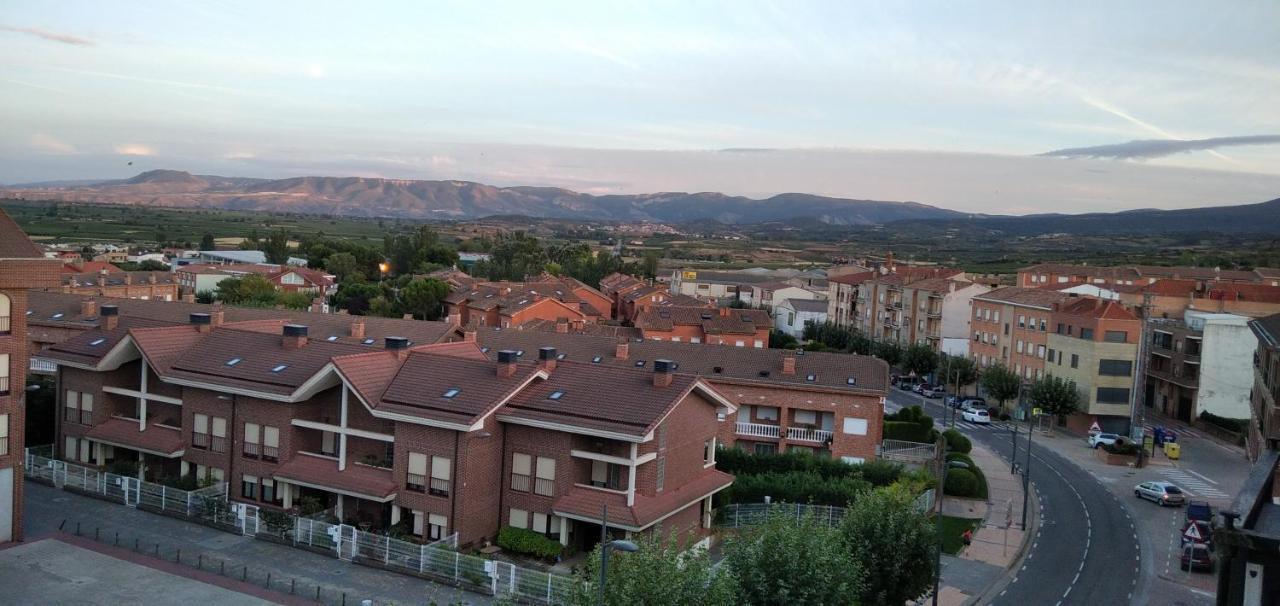 Gallery & Wifi Apartman Navarrete Kültér fotó